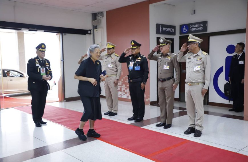ร่วมเฝ้าฯ รับ-ส่งเสด็จ สมเด็จพระกนิษฐาธิราชเจ้า กรมสมเด็จพระเทพรัตนราชสุดาฯ สยามบรมราชกุมารี